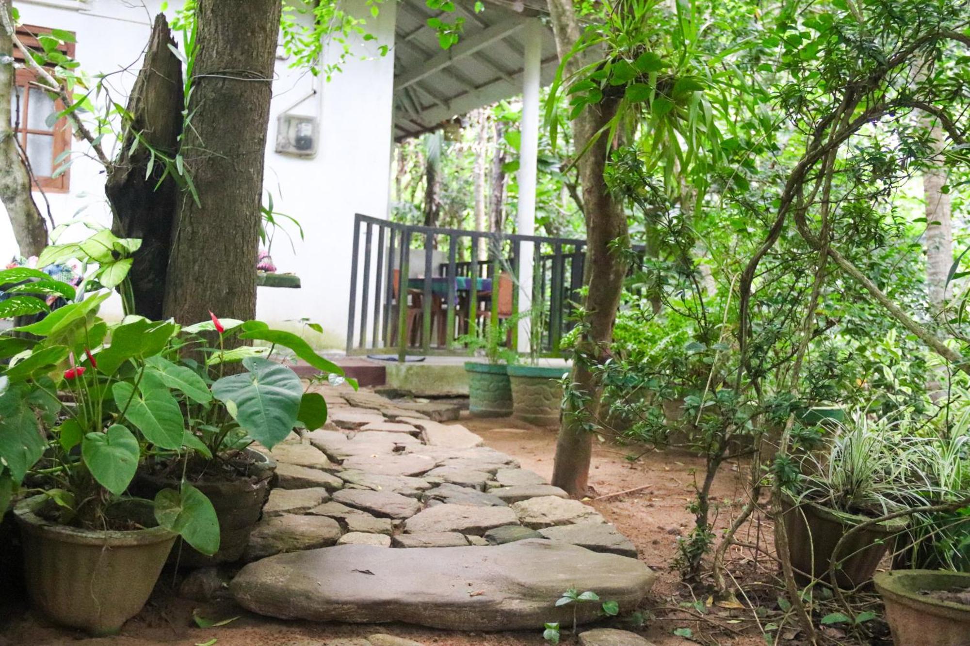 Nature Glow Cottage Udawalawe Esterno foto