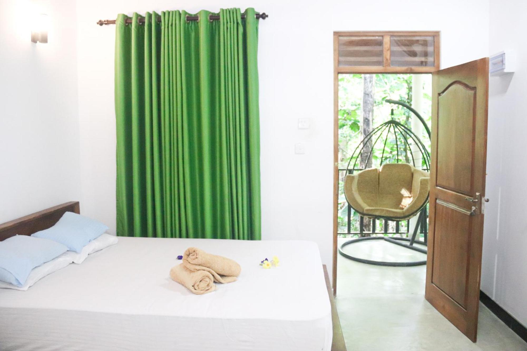 Nature Glow Cottage Udawalawe Esterno foto