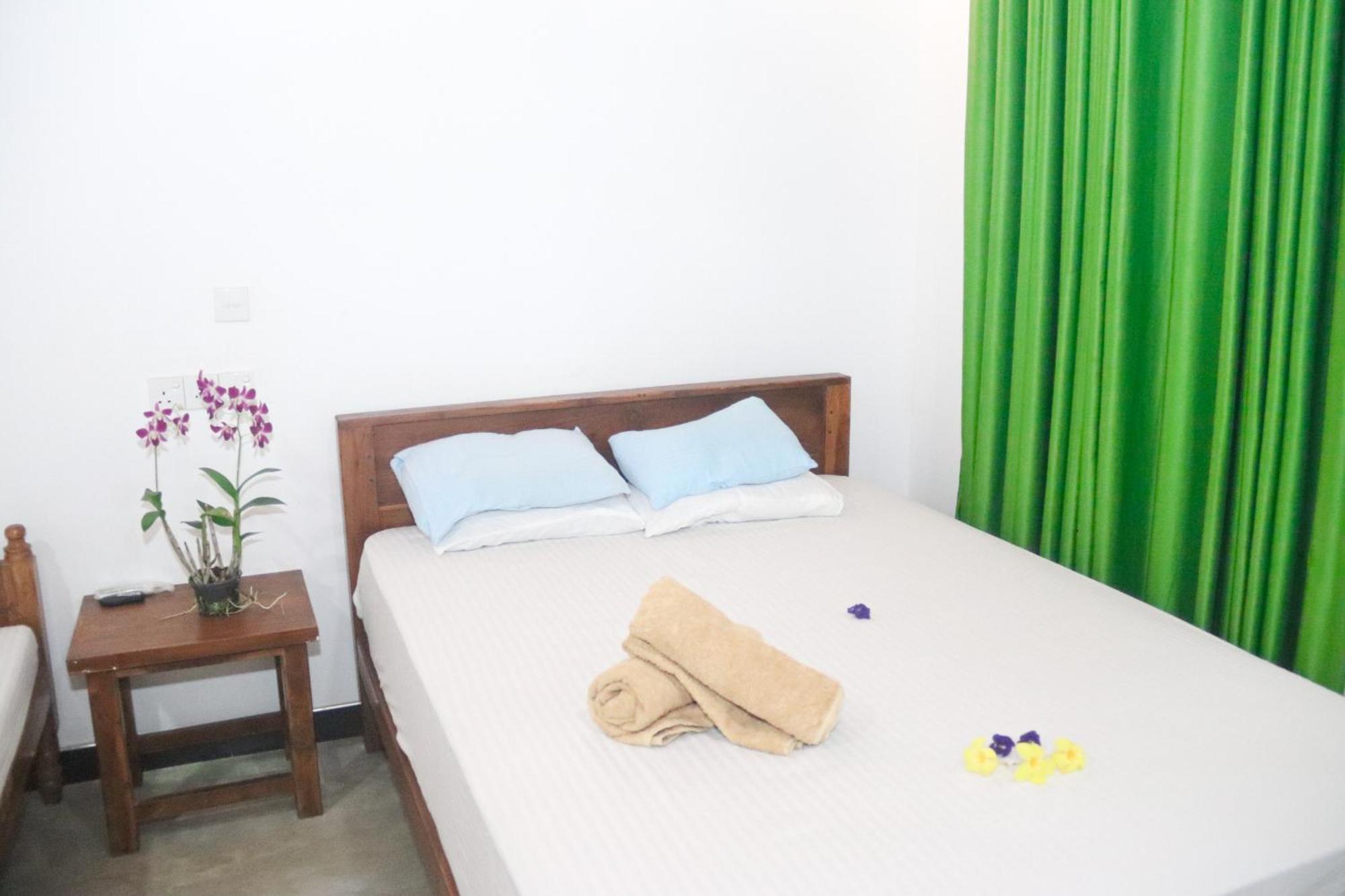 Nature Glow Cottage Udawalawe Esterno foto